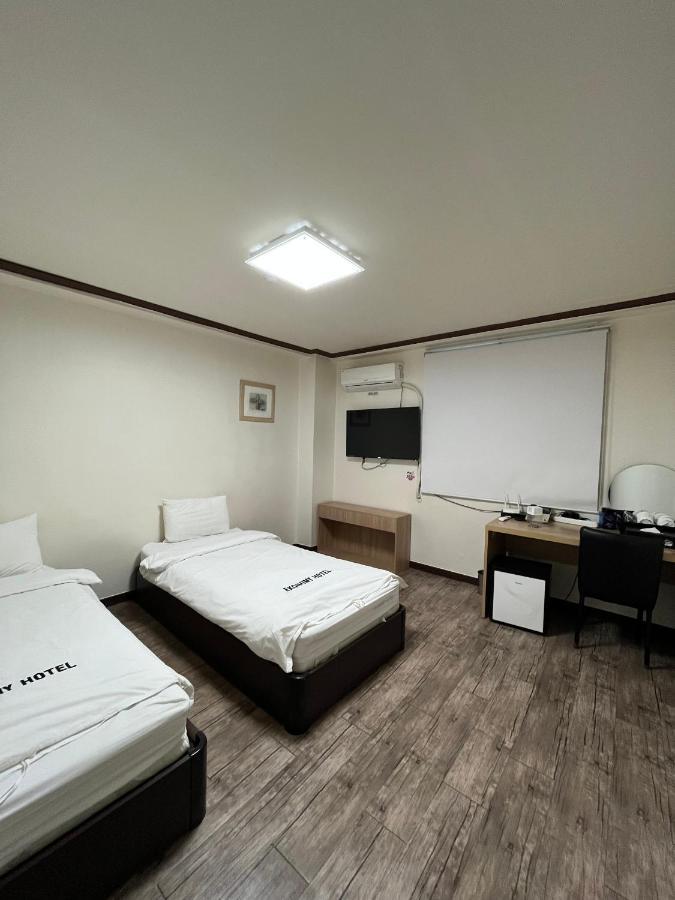 Ekonomy Hotel Mokpo Extérieur photo