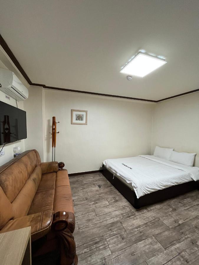 Ekonomy Hotel Mokpo Extérieur photo
